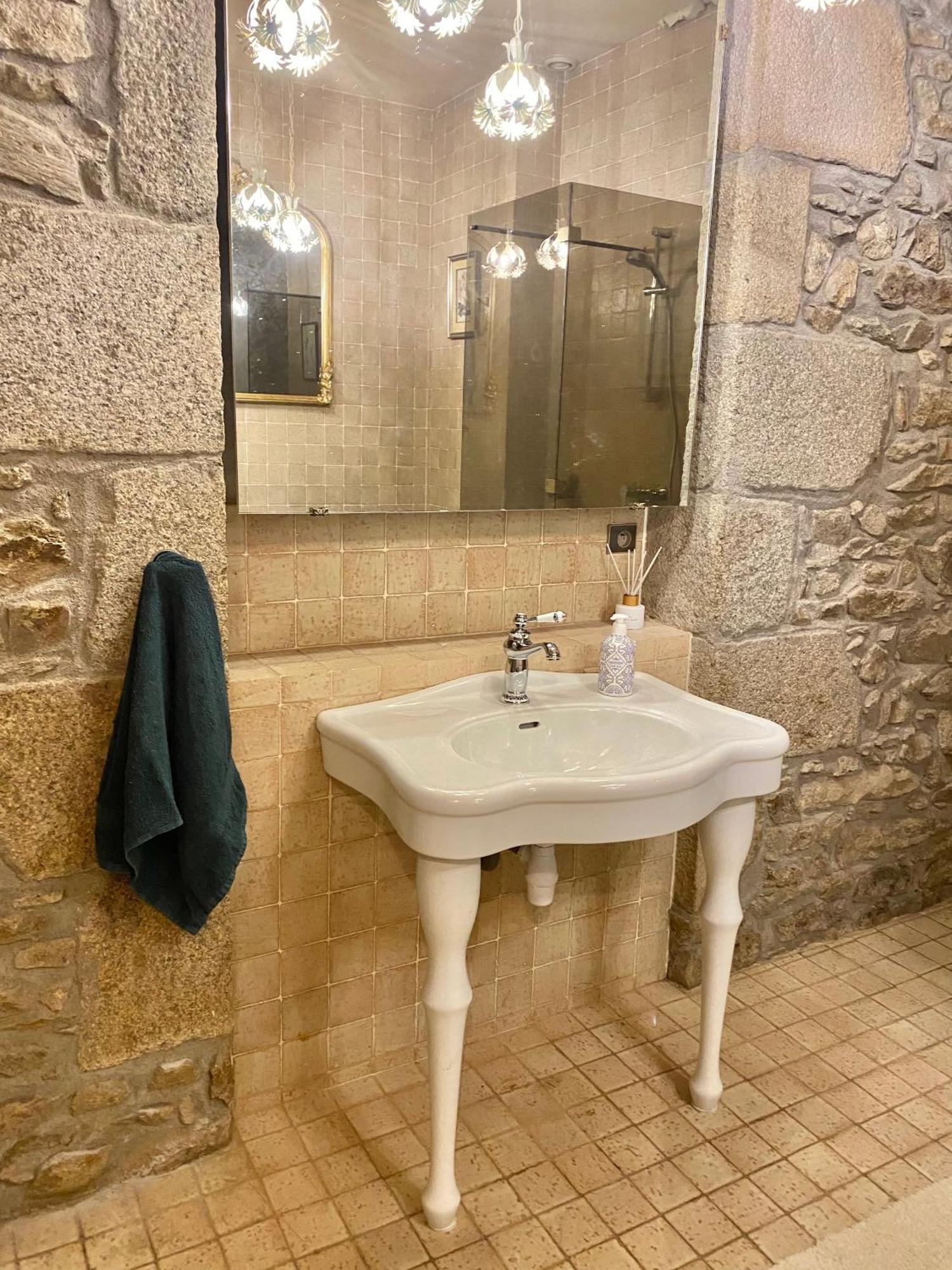 L'Hotel De Herce Chambre D'Hote マイエンヌ 部屋 写真